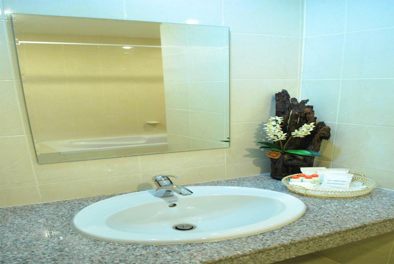 Win Place Hotel Chiang Mai Dış mekan fotoğraf